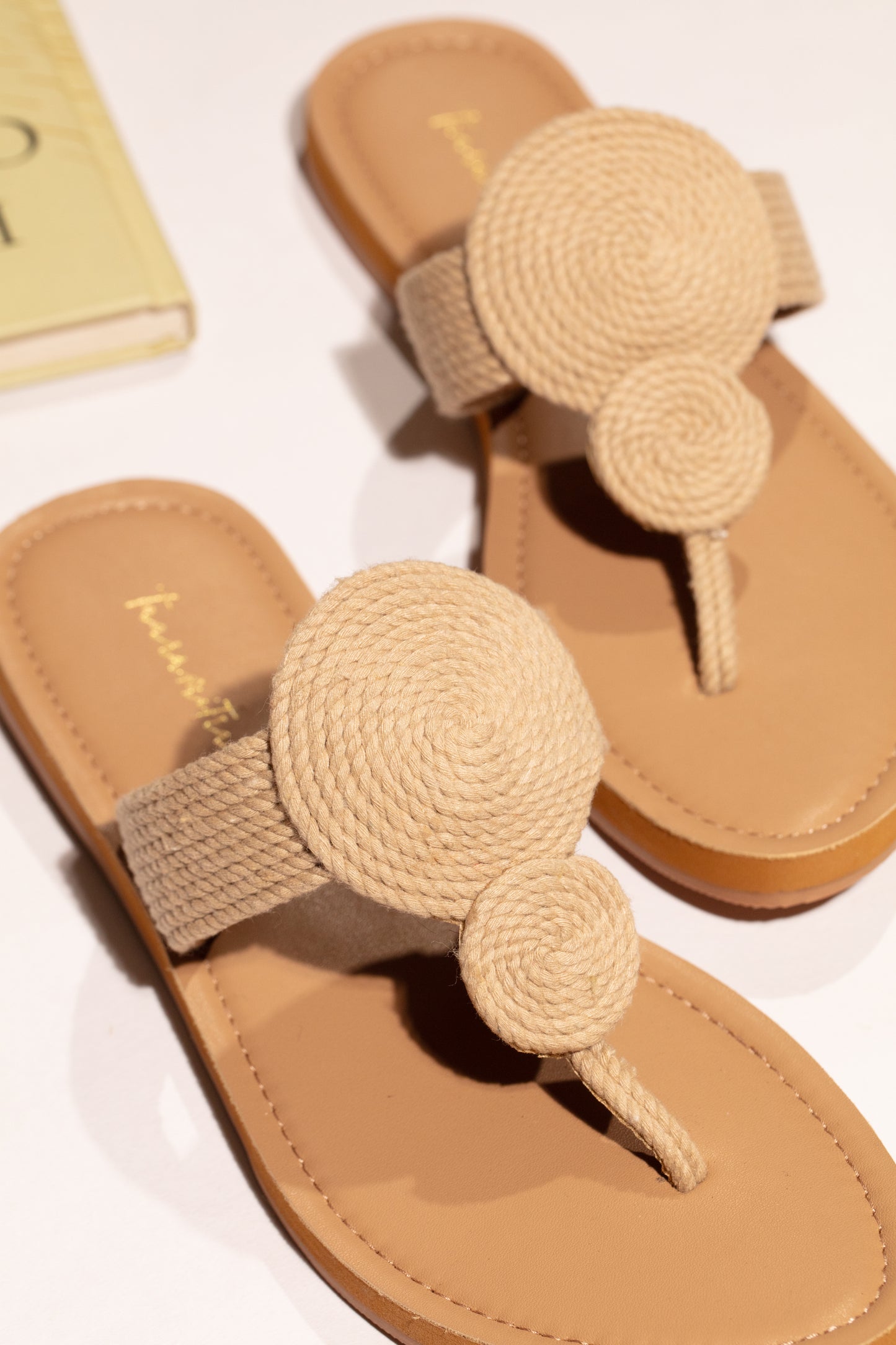 Isla flats in Beige