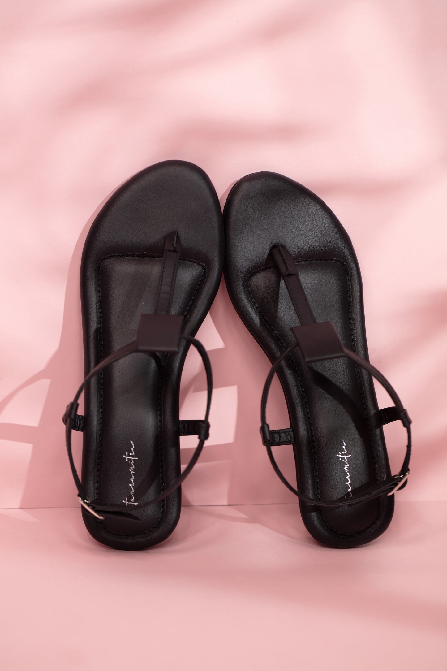 Lincy sandals in black