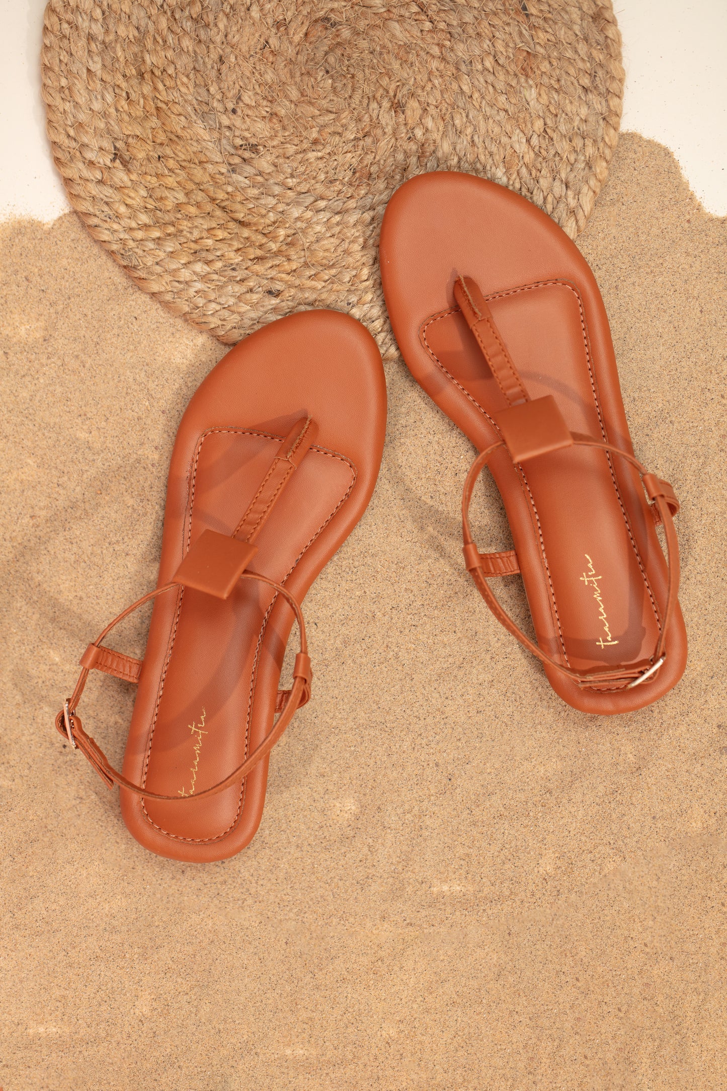 Lincy sandals in beige