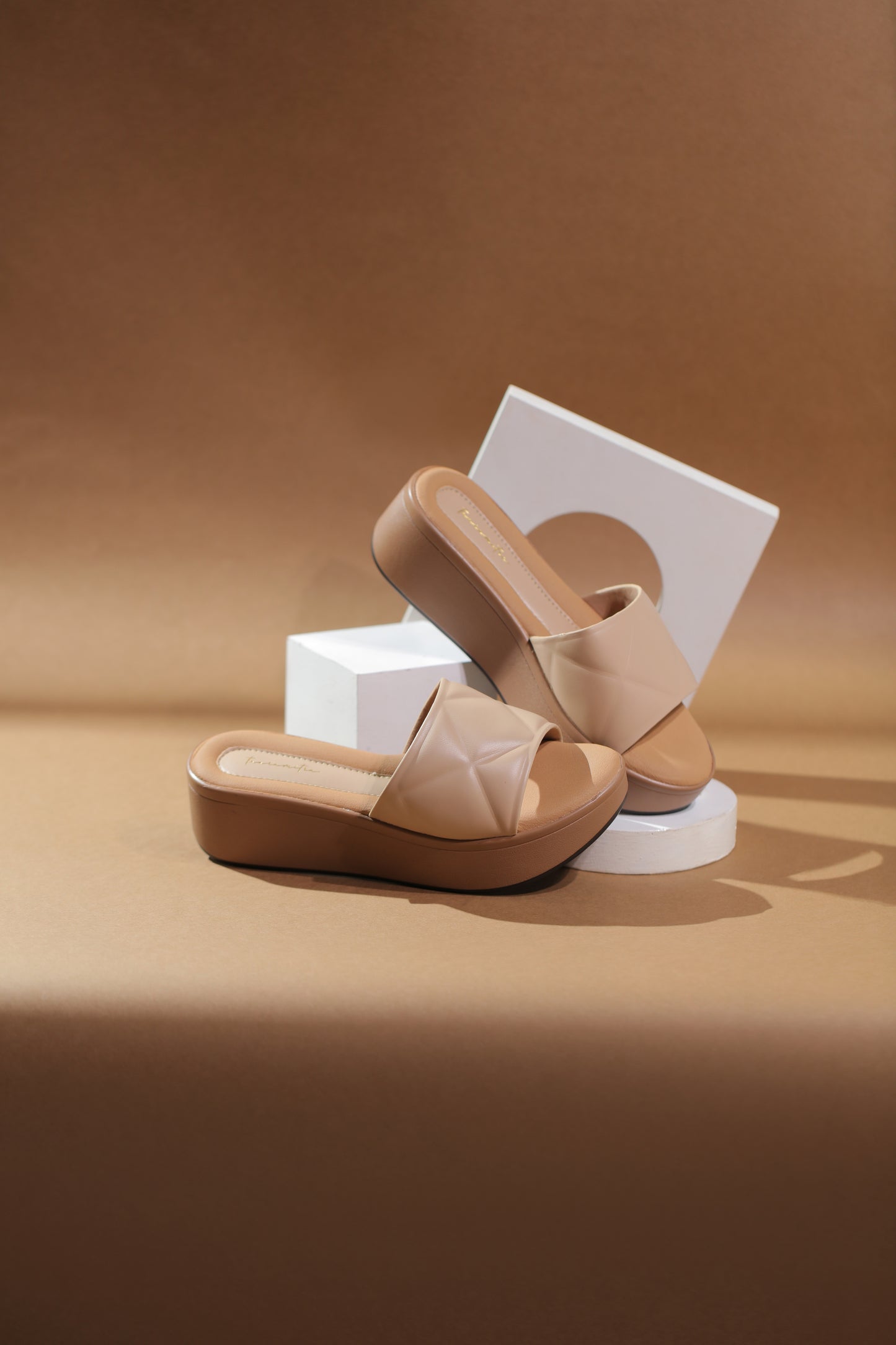 Mista flatform in beige heel sandals