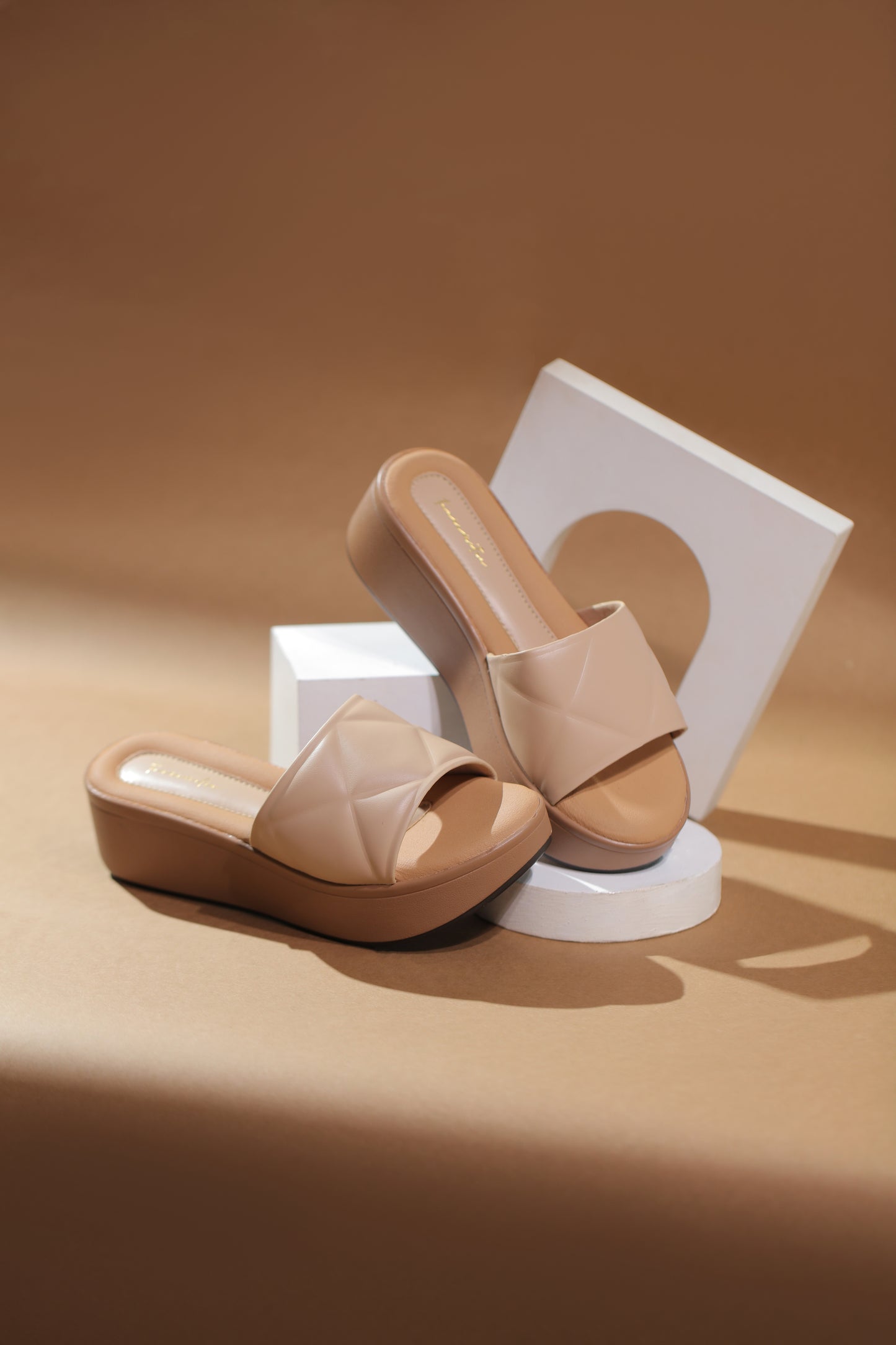 Mista flatform in beige heel sandals