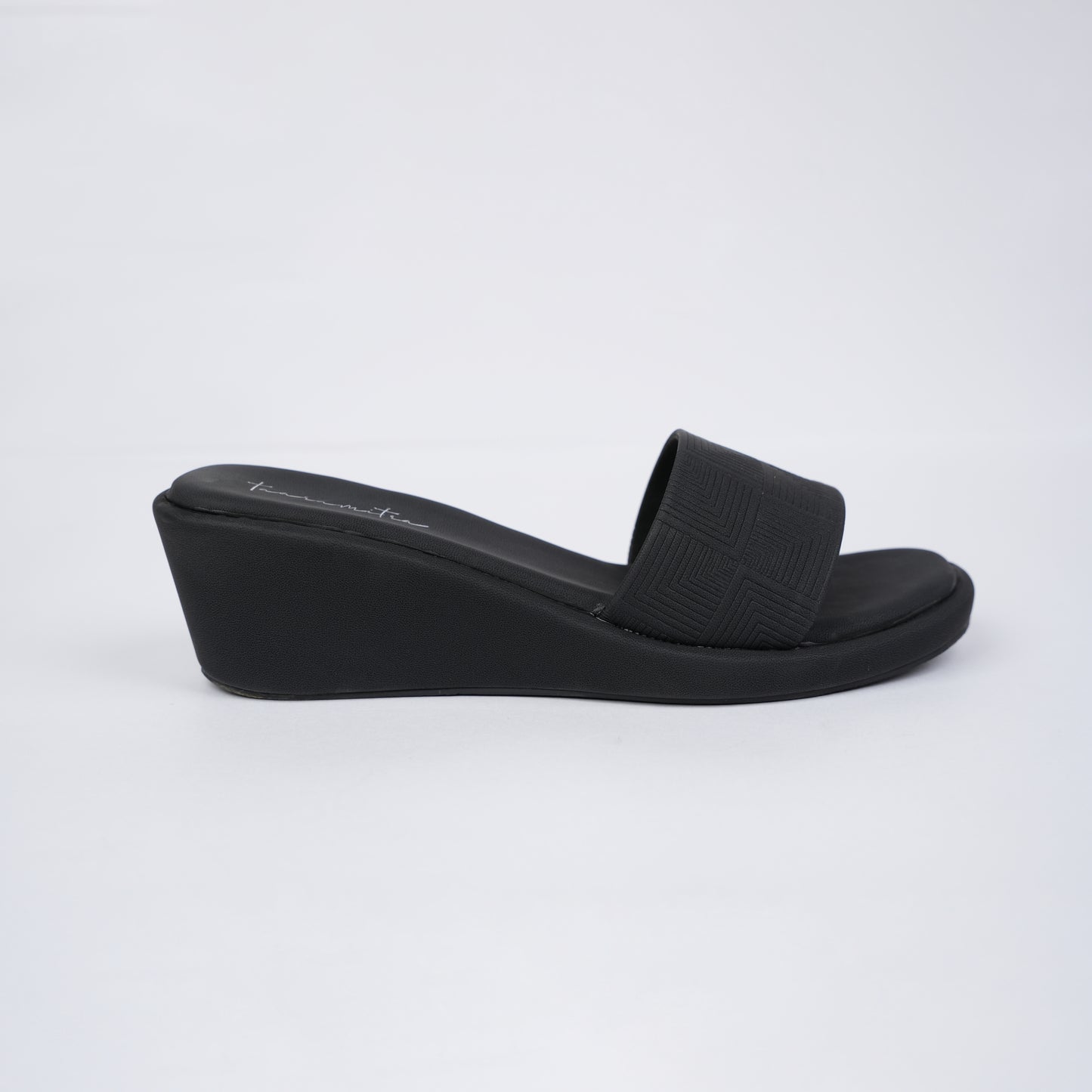 Lara comfy wedges in black