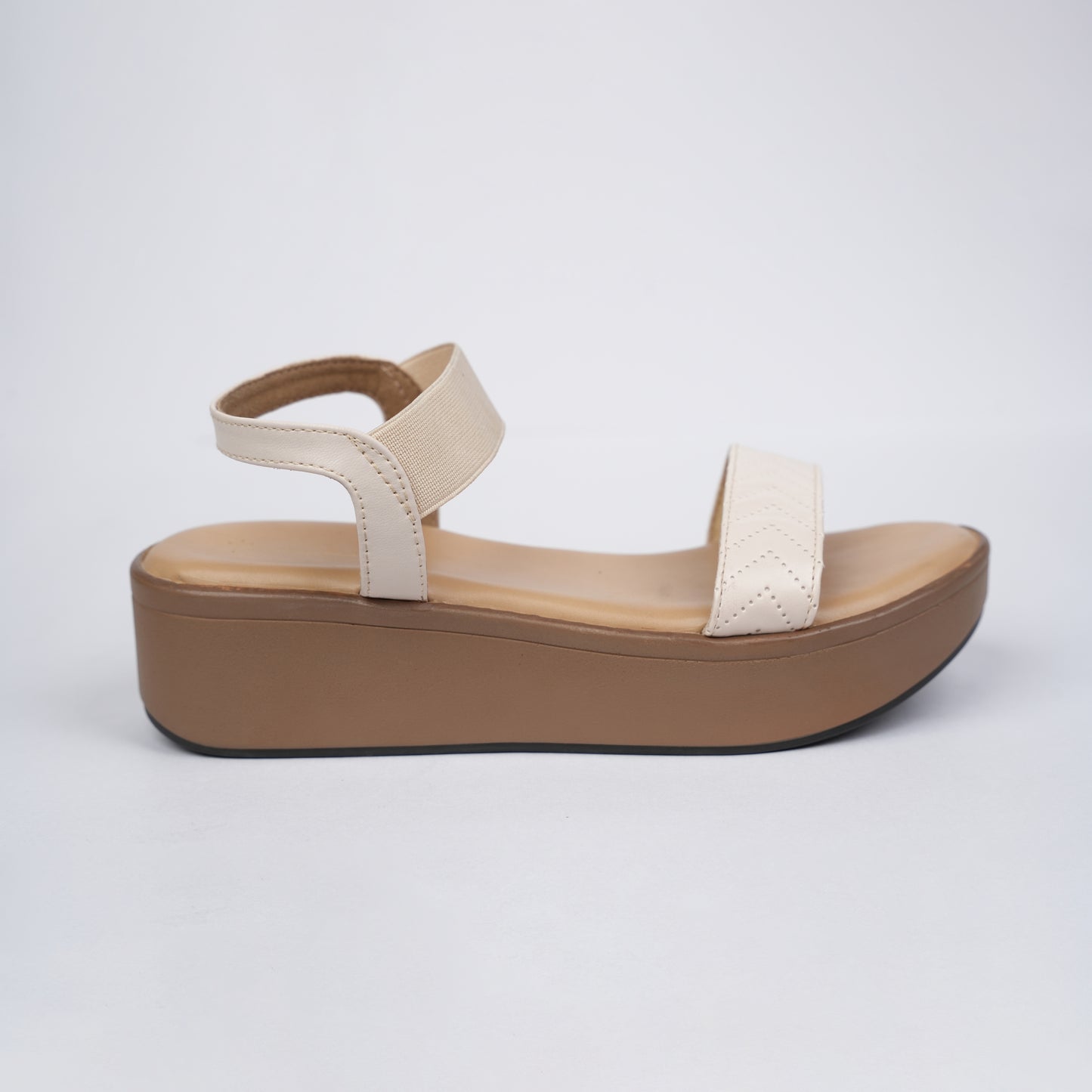 Monica wedge sandals in Beige