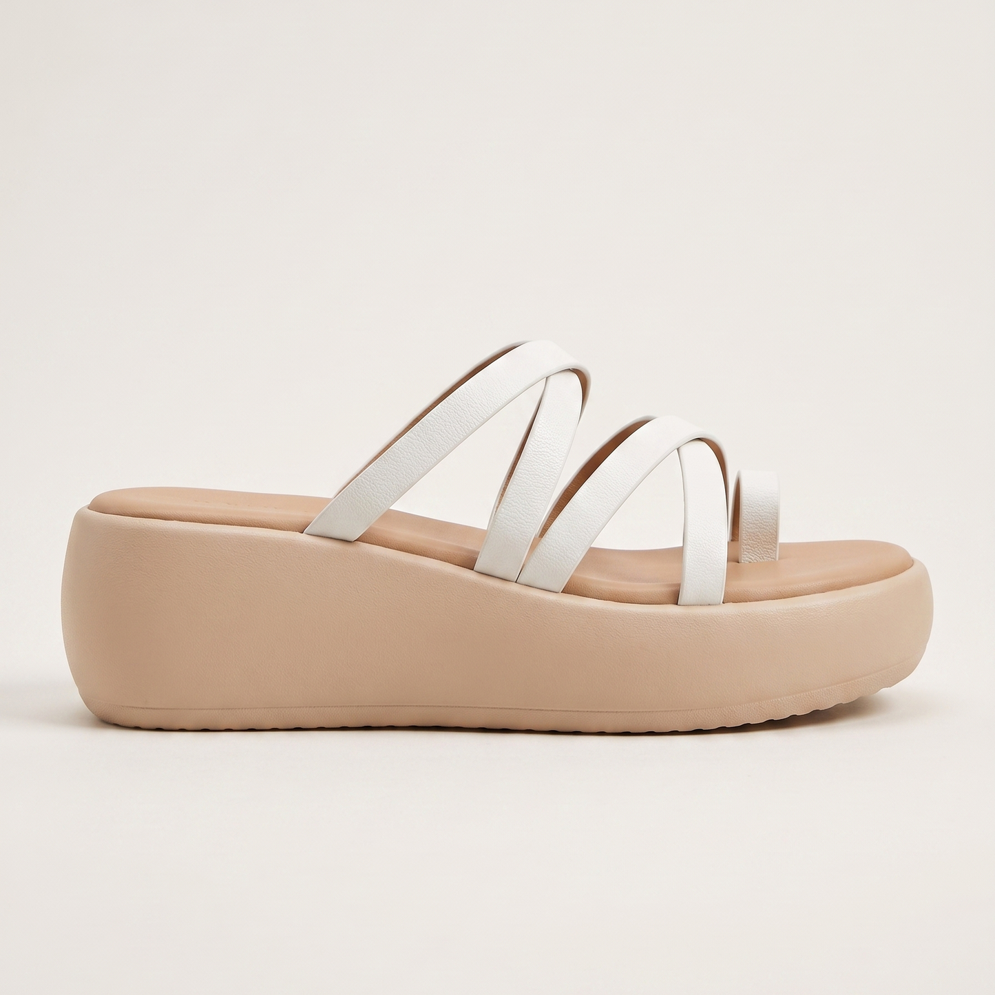 Yaamini toe ring criss cross wedges in white