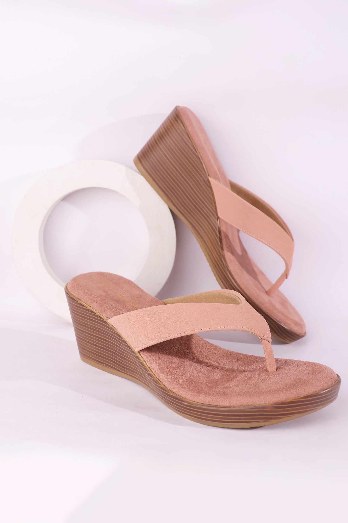 Nadia wedges in Peach