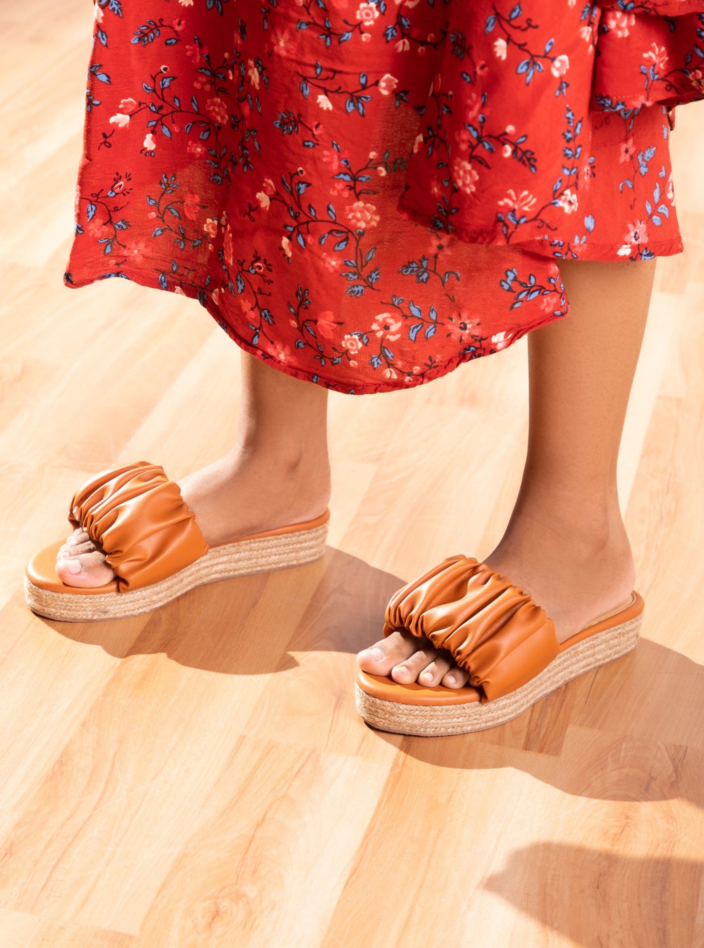 Jute flatform wedges in Tan