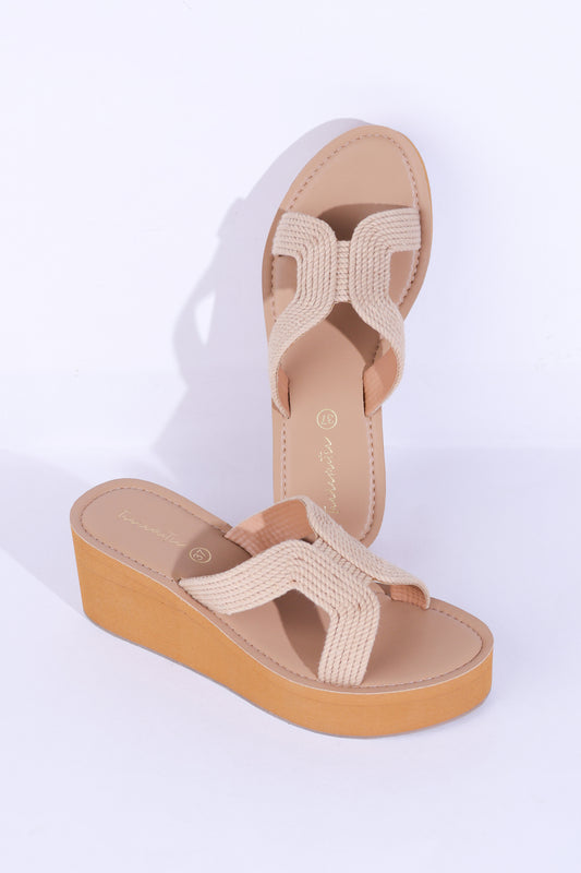 Capri wedges in Beige