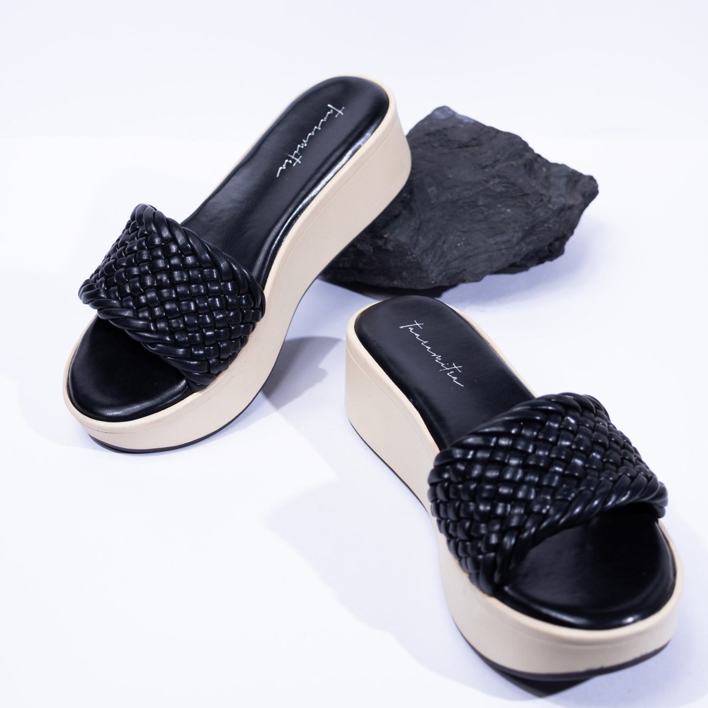 Rachel braided wedges in Black