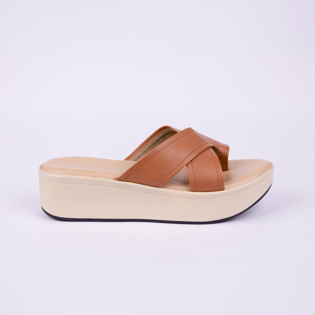 Sarah toe ring wedges in Tan