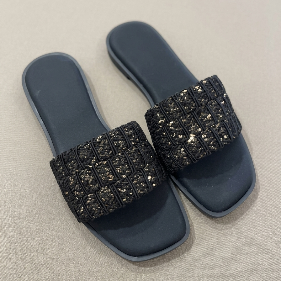 Nyla slider flats in black