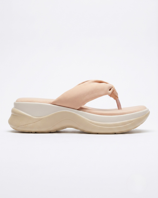 Sasha V-strap wedges in pista