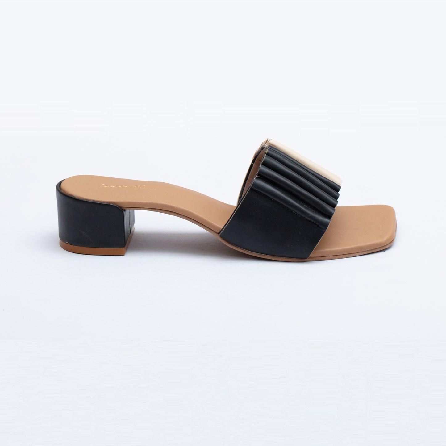 Multicolor block heels in black