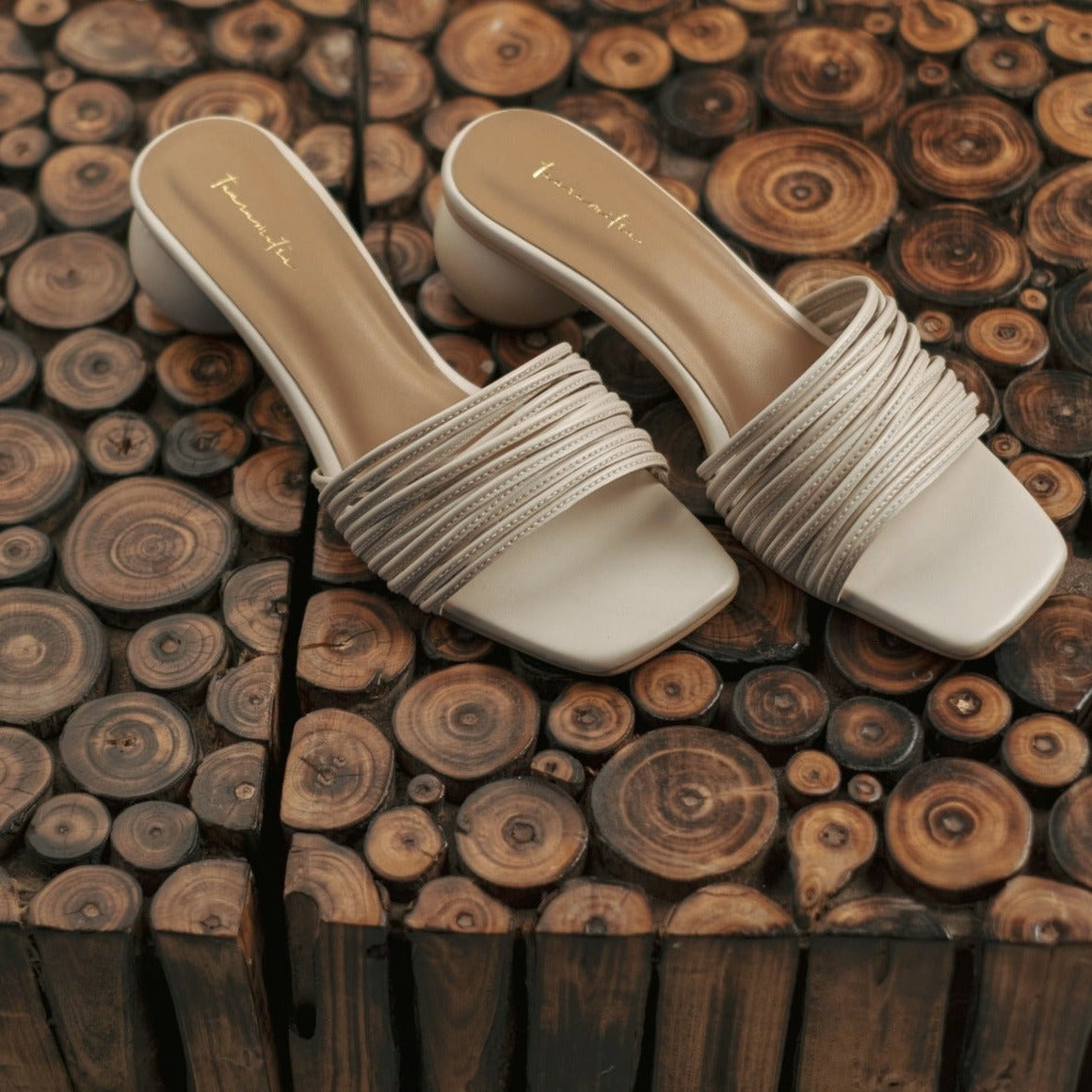 Multistrap round heels in Nude