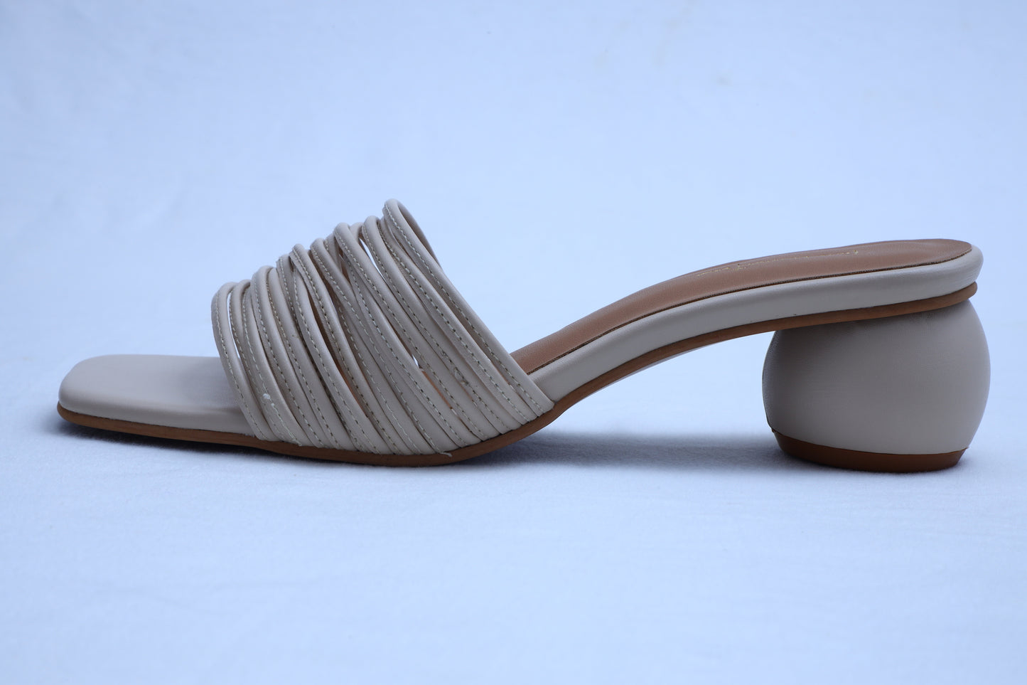 Multistrap round heels in Nude