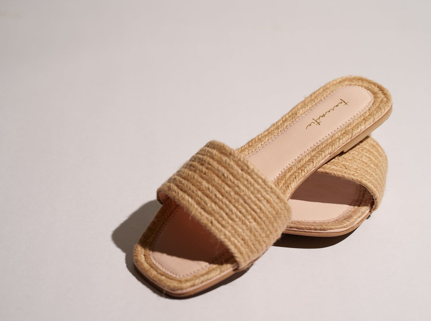 Jute slider flats in Tan