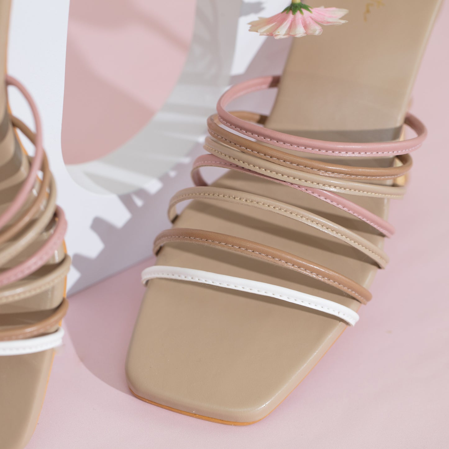 Jazz Multistrap round heels in Beige