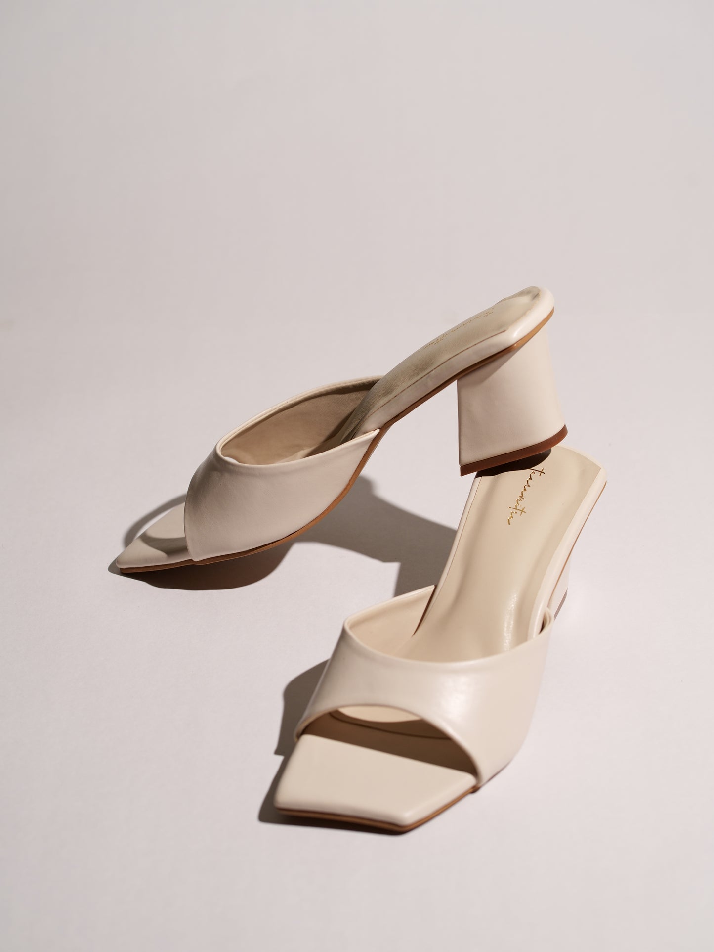 Fauna Minimal block in Off white