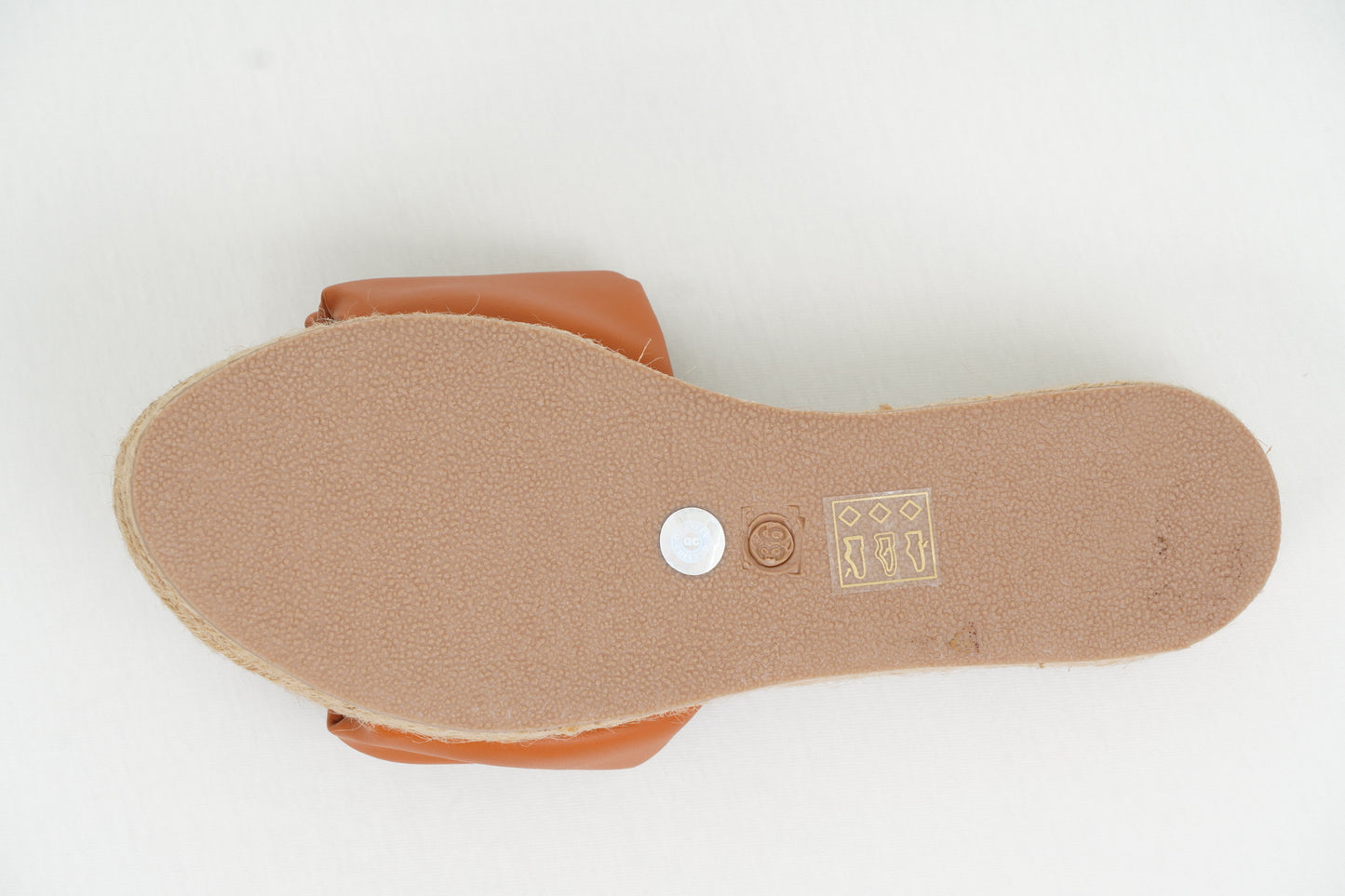 Jute flatform wedges in Tan
