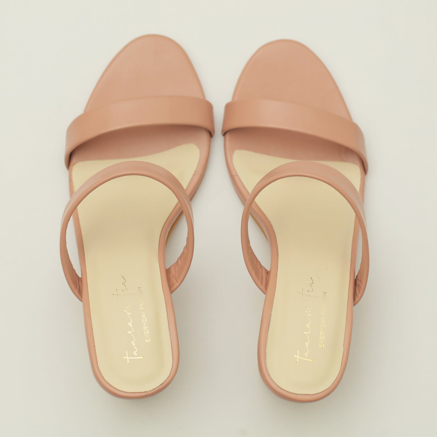 Liya rattan block heels in Peach