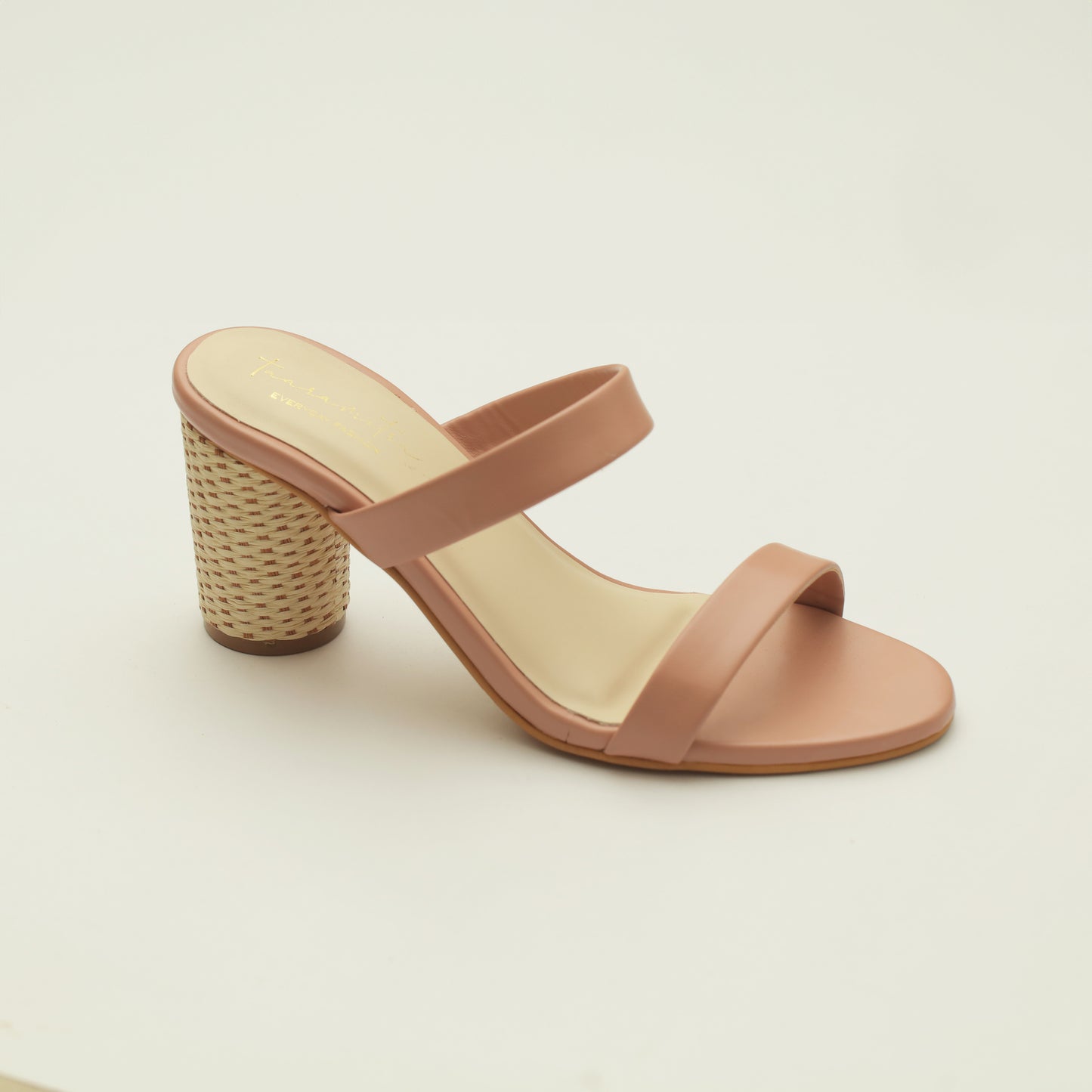 Liya rattan block heels in Peach