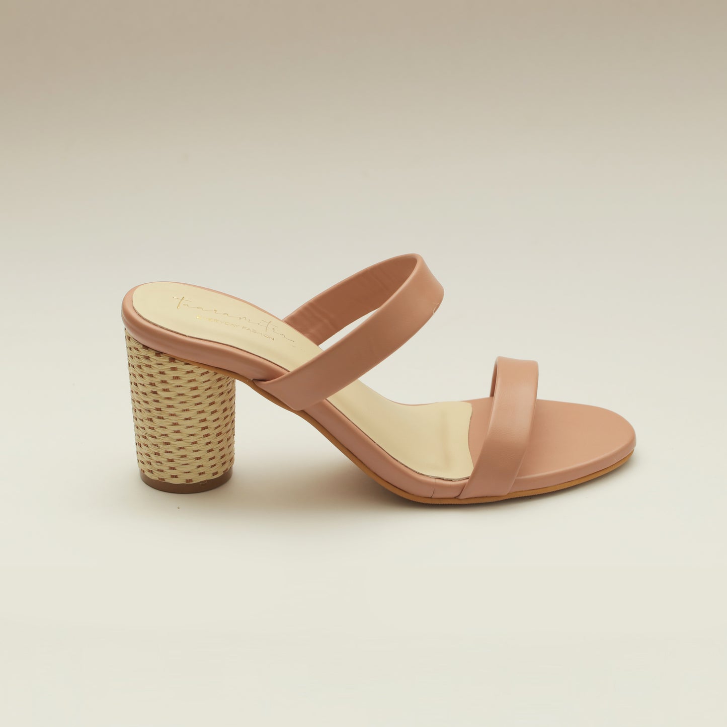 Liya rattan block heels in Peach