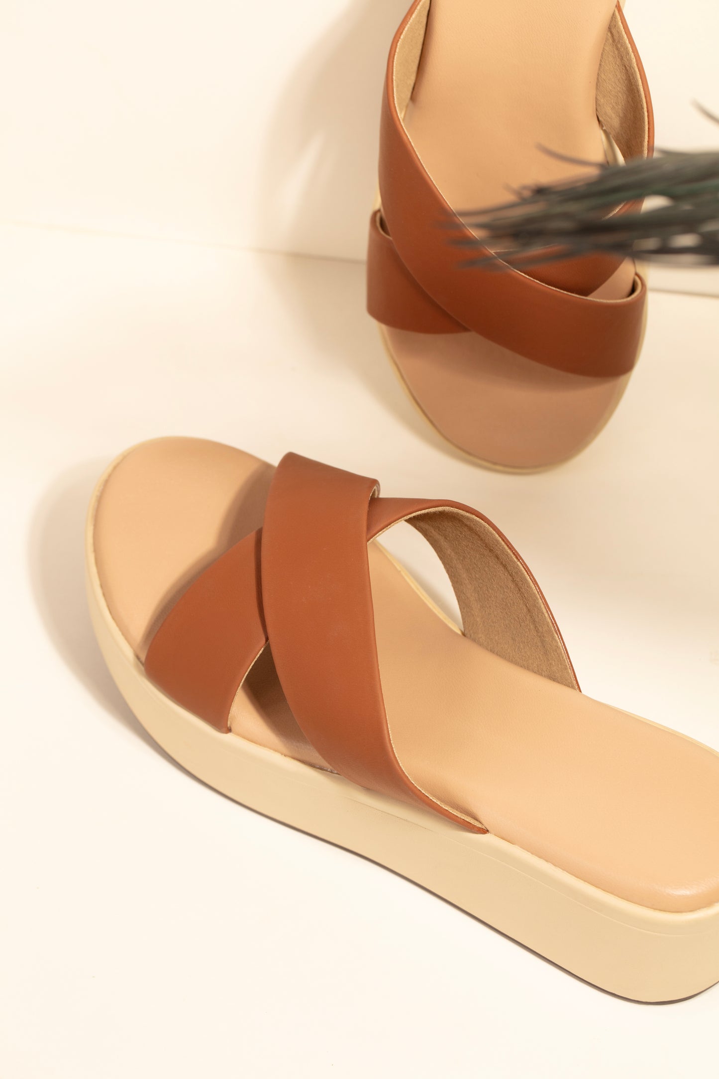 Maya x-strap wedges in Tan