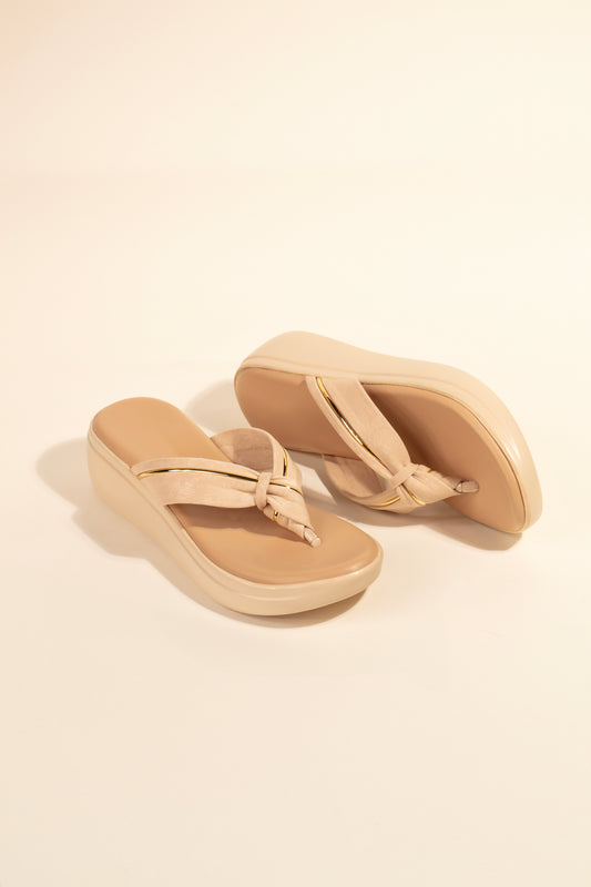 Iga V strap wedges in Beige