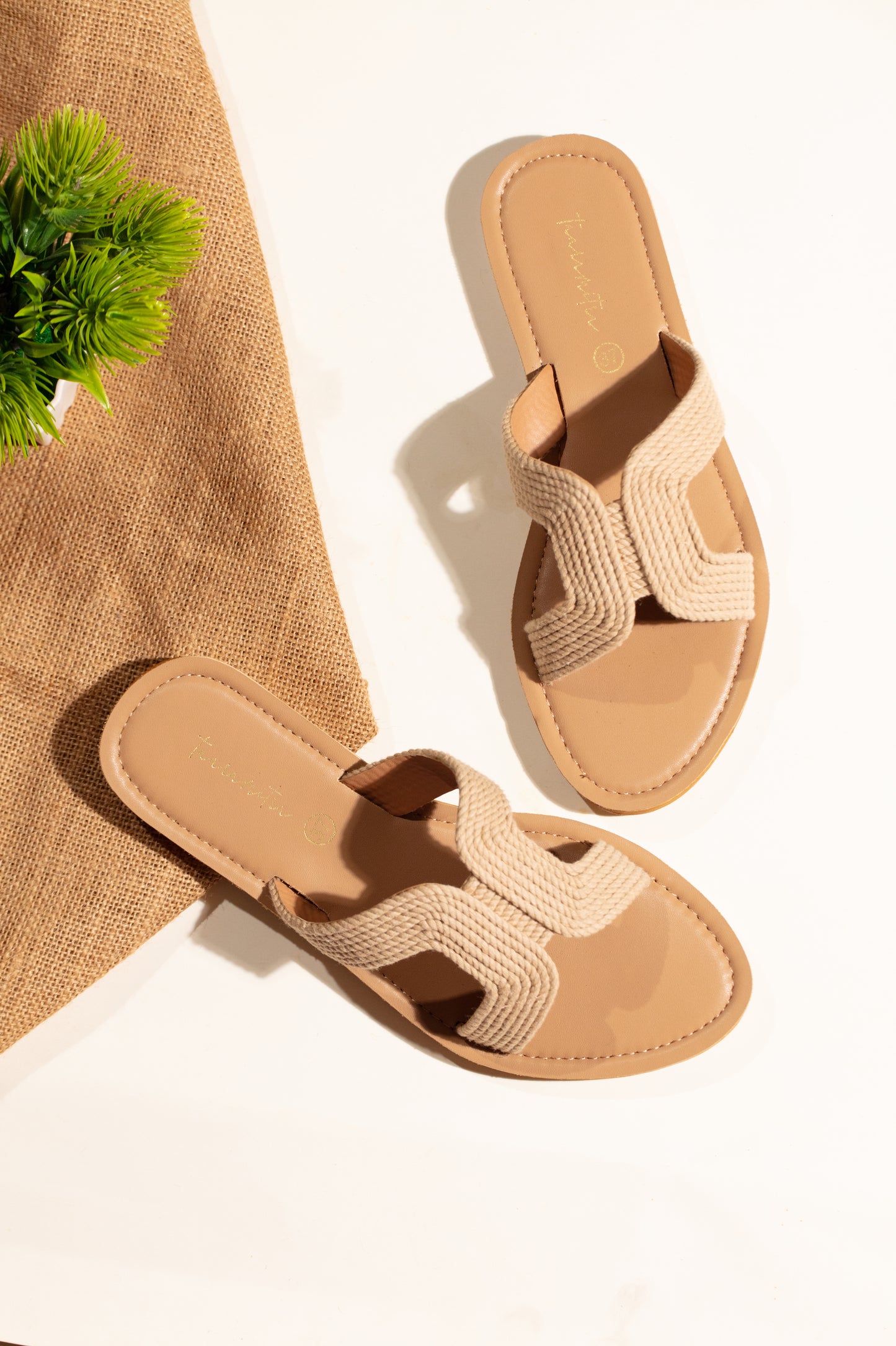 Havana flats in Beige