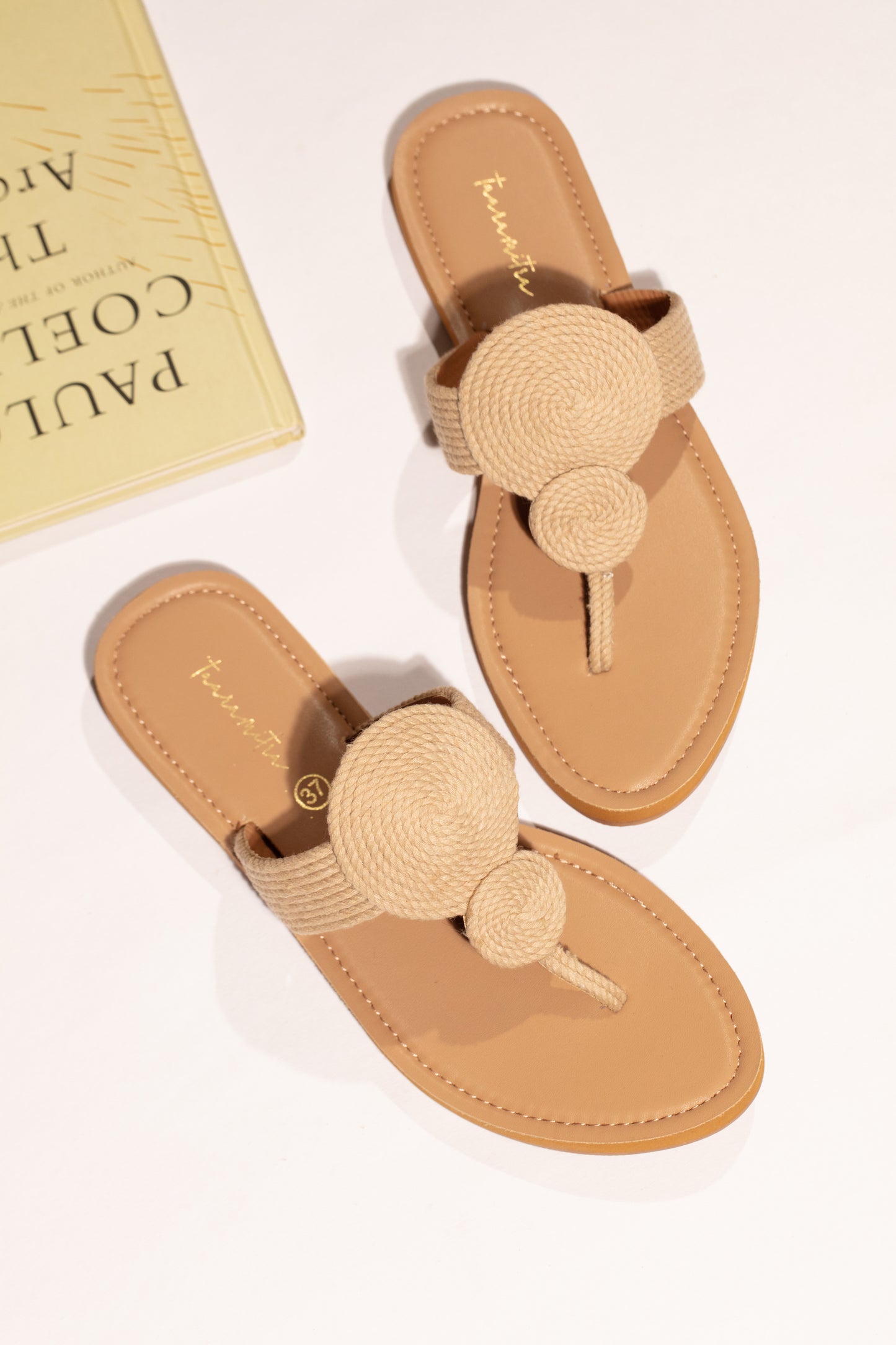 Isla flats in Beige