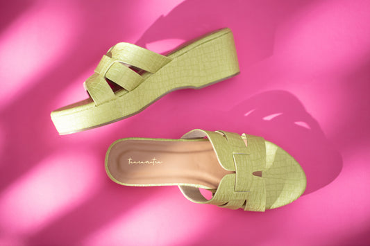 Della flatform in green heel sandals