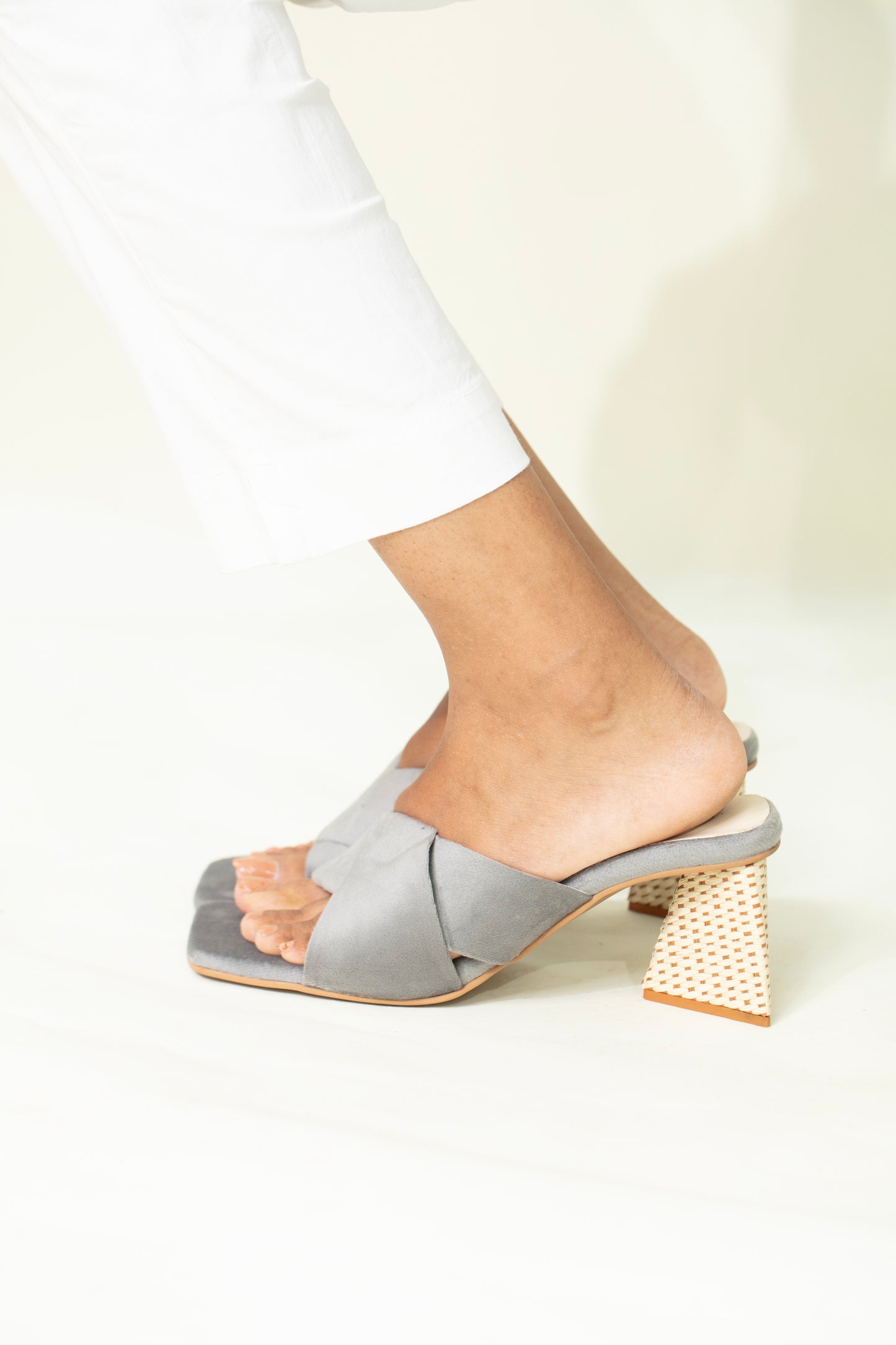 Vienna rattan heels in Grey