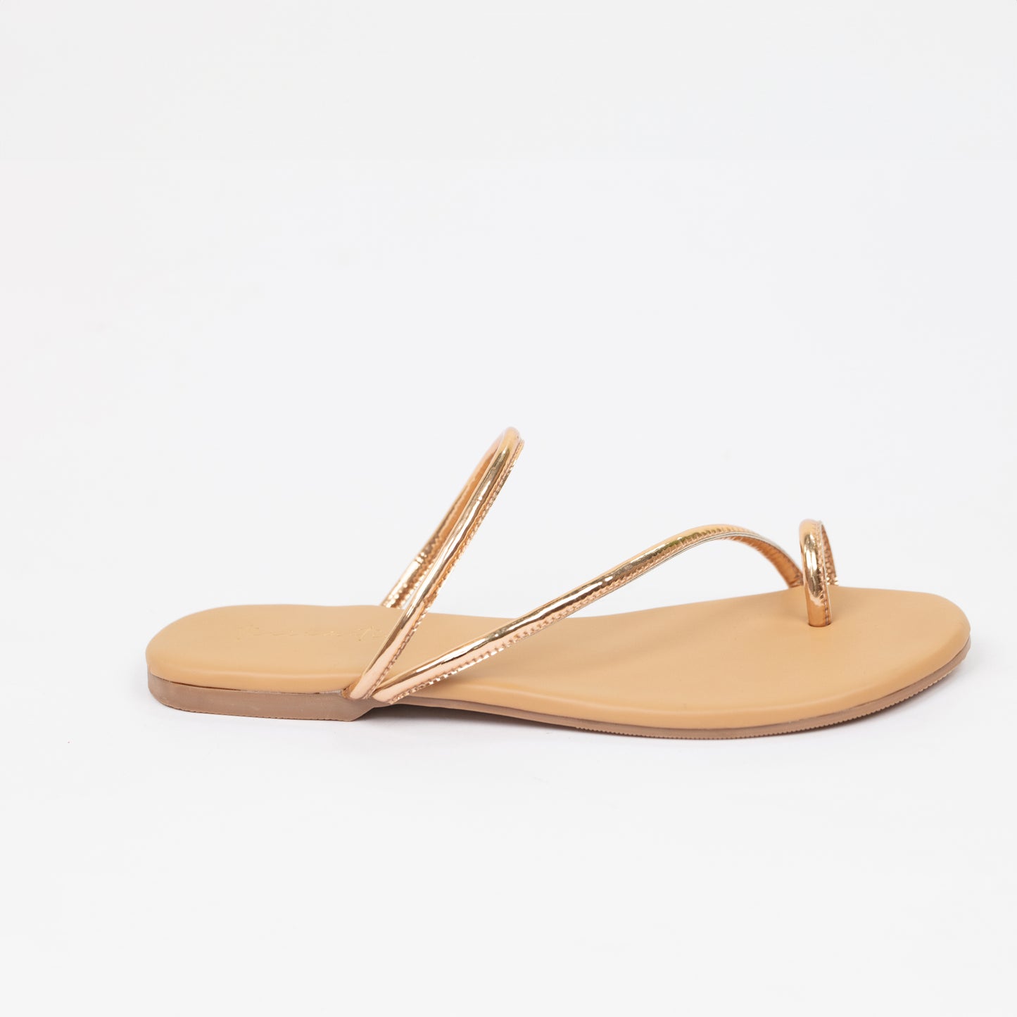 Hazel toe ring flats in Gold