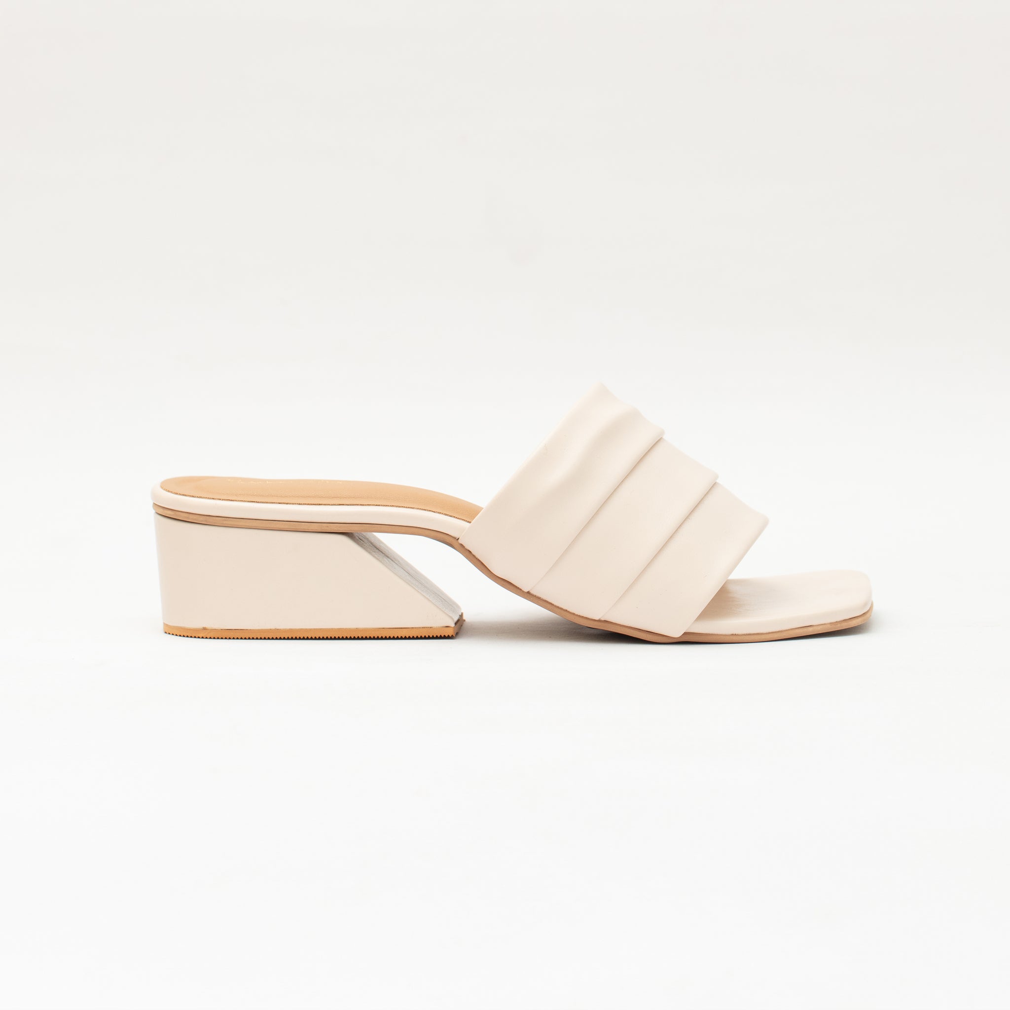 Kiara statement nude block heels Taaramitra