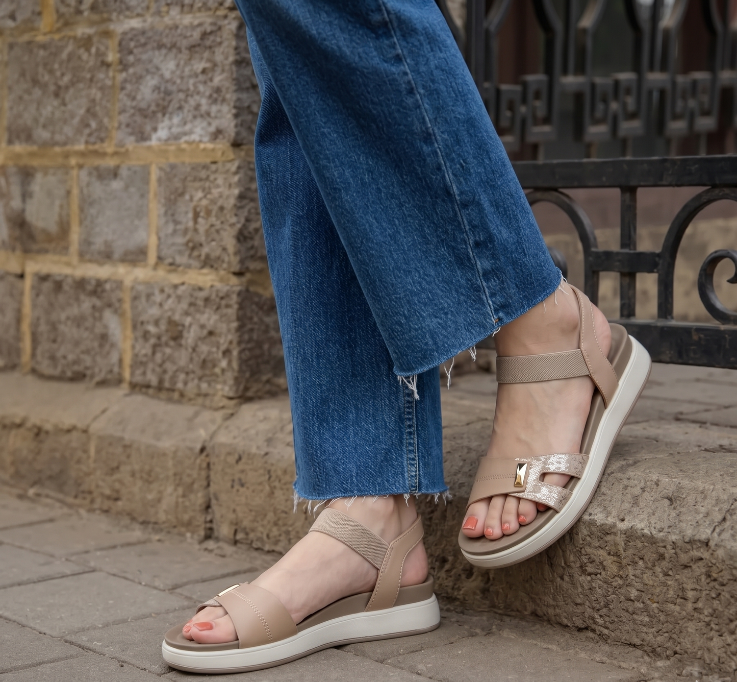 Rosy comfort sandals in tan