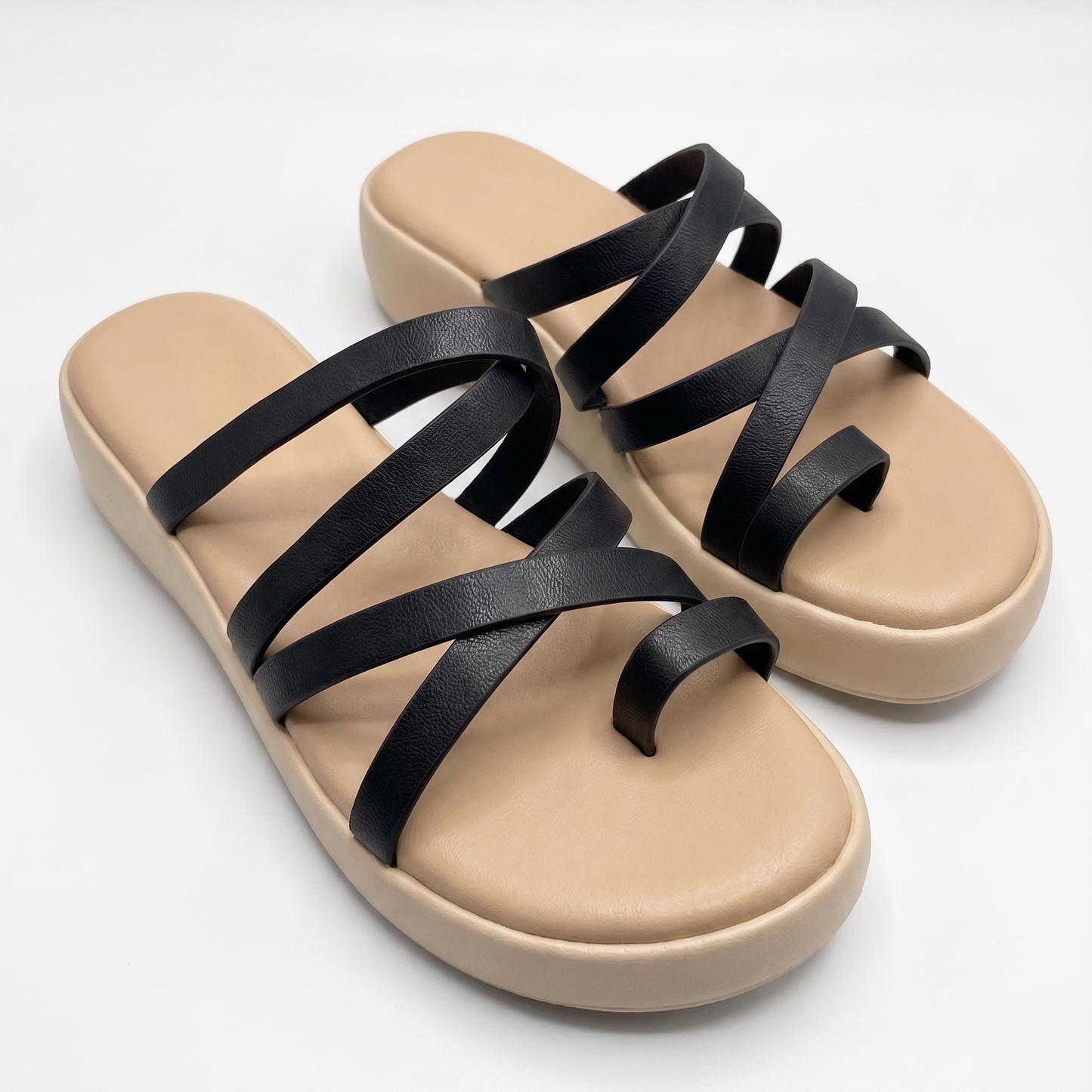 Yaamini toe ring criss cross wedges in black