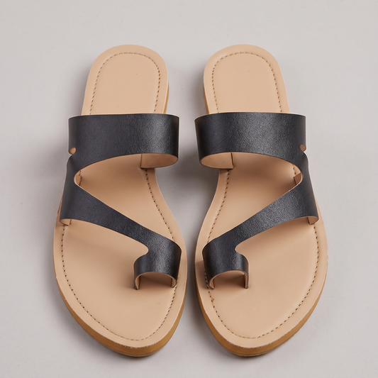 Hamsa toe ring flats in black