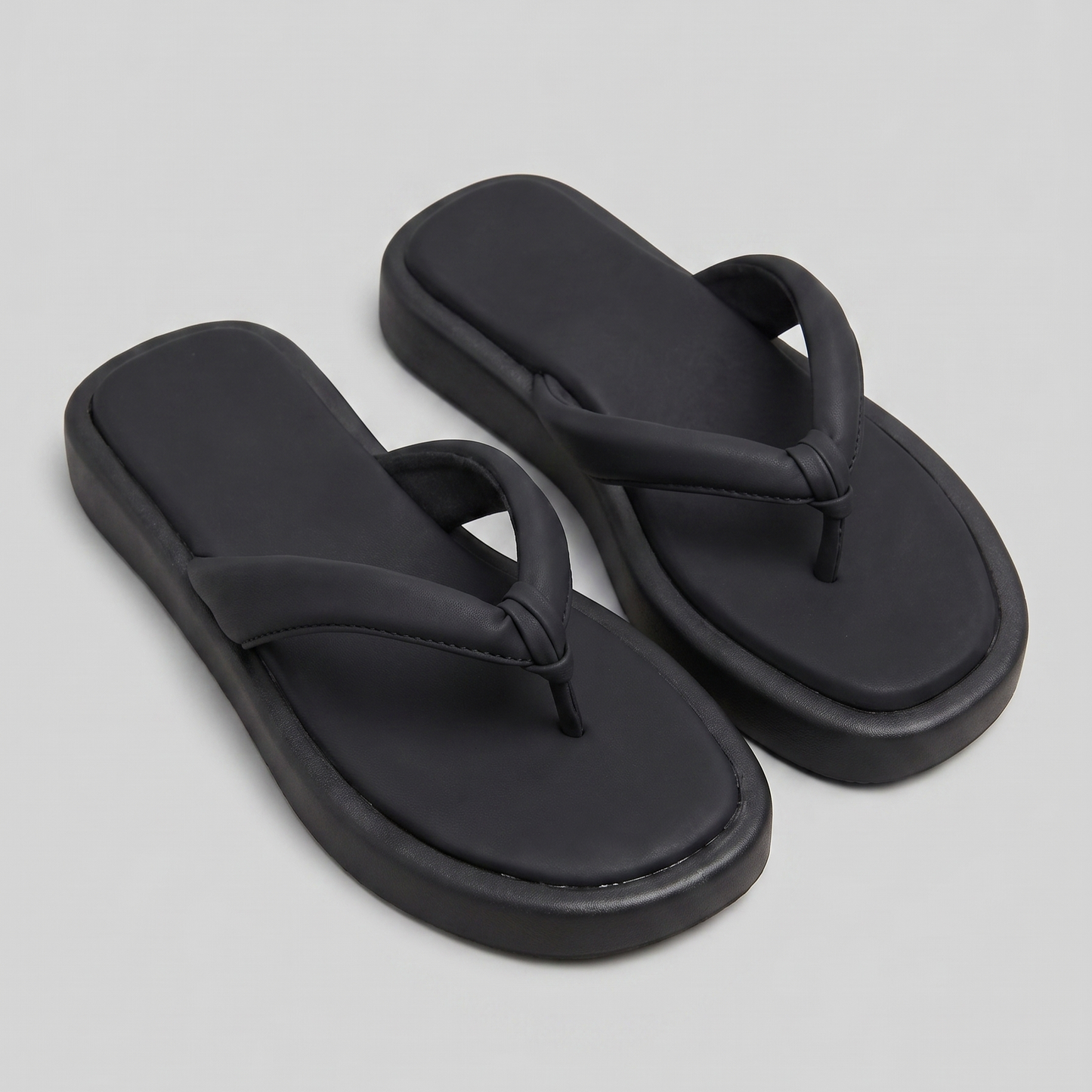 Avni V-strap flats in black