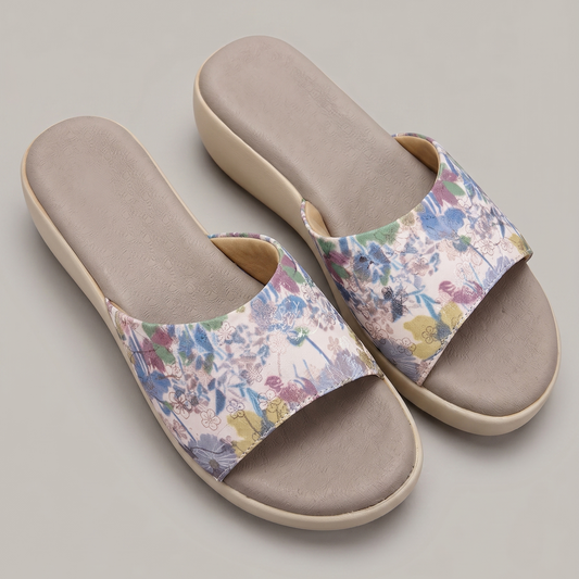 Kiara graphic wedges in peach