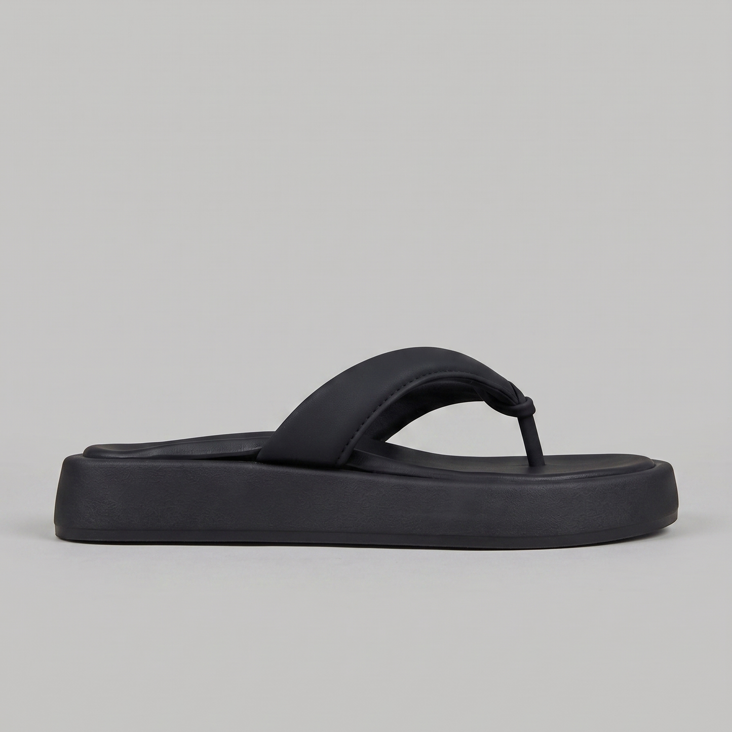 Avni V-strap flats in black