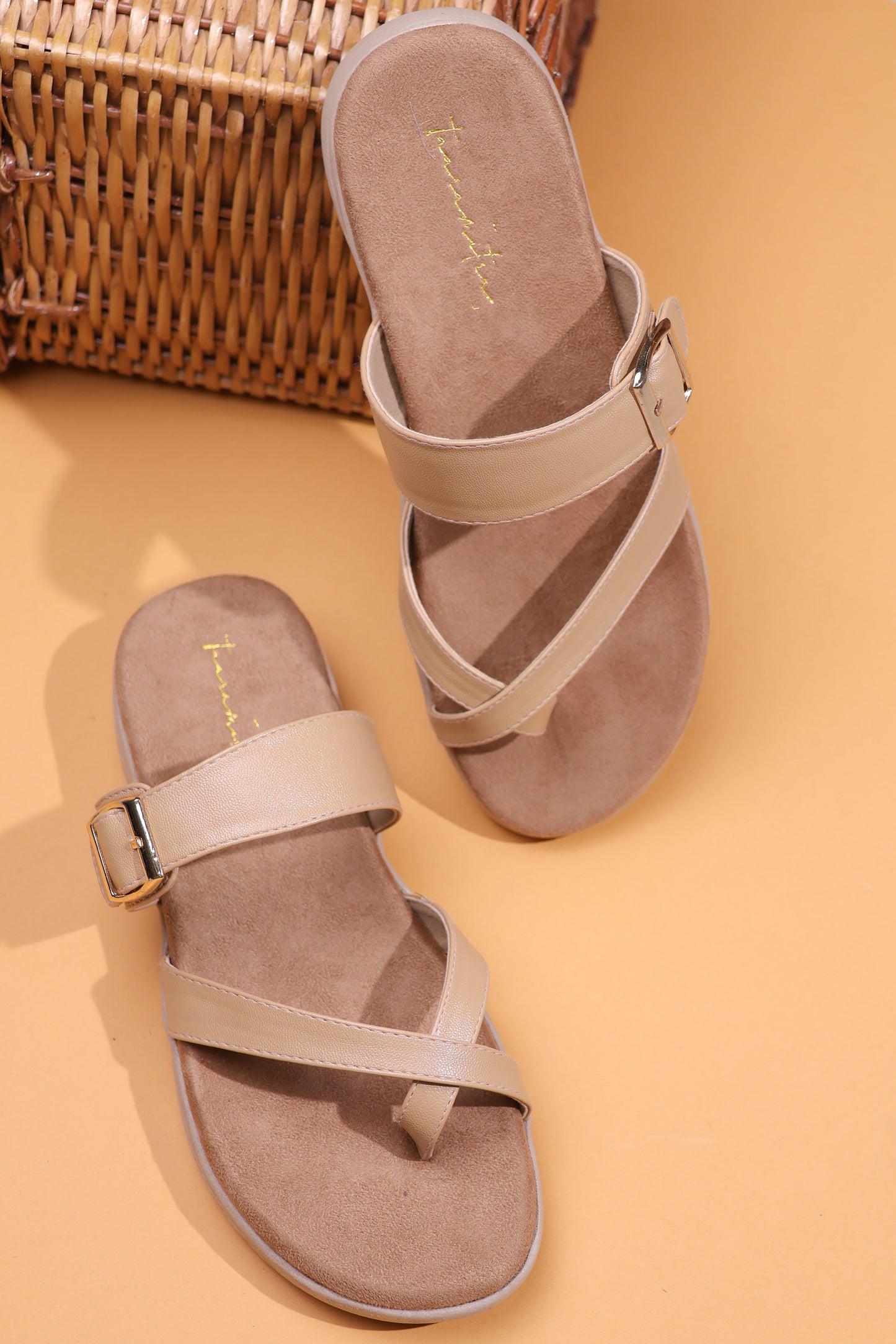 Leela toe ring flats in Beige