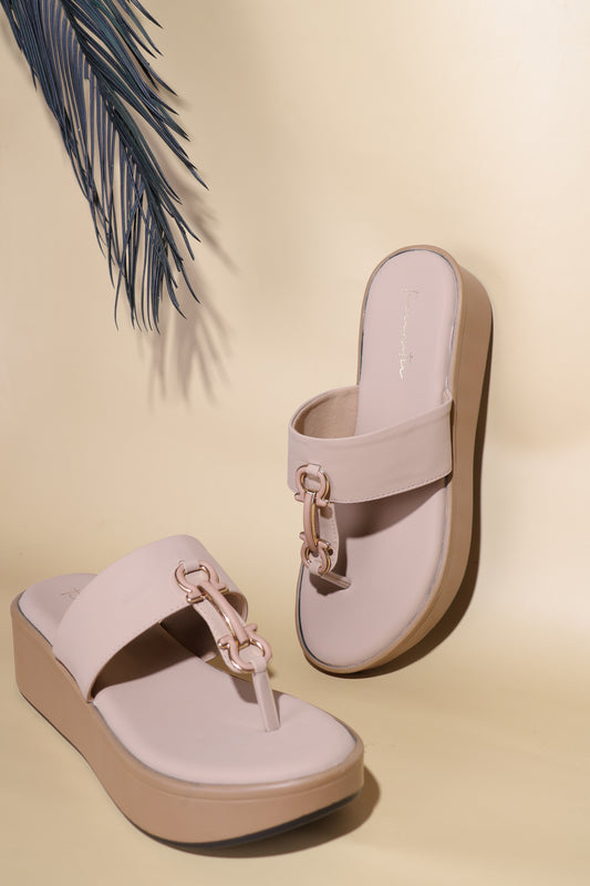 Vera V strap wedges in Beige
