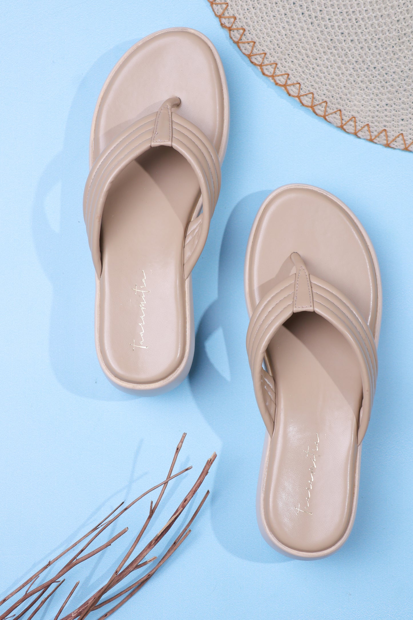 June V strap wedges in Beige