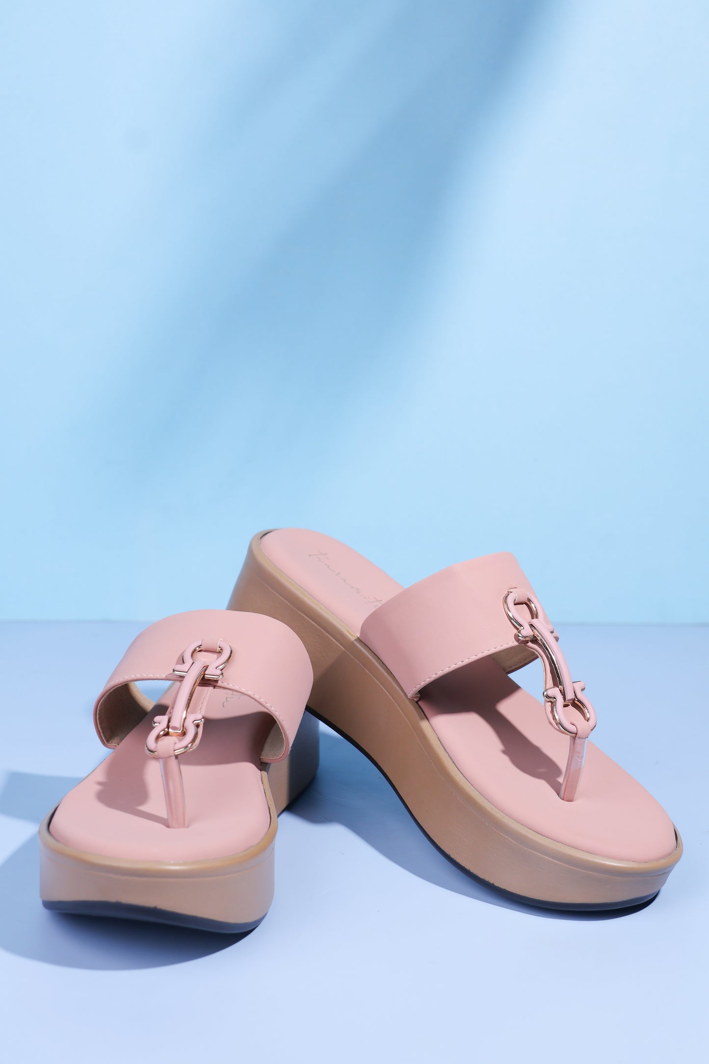 Vera V strap wedges in Peach