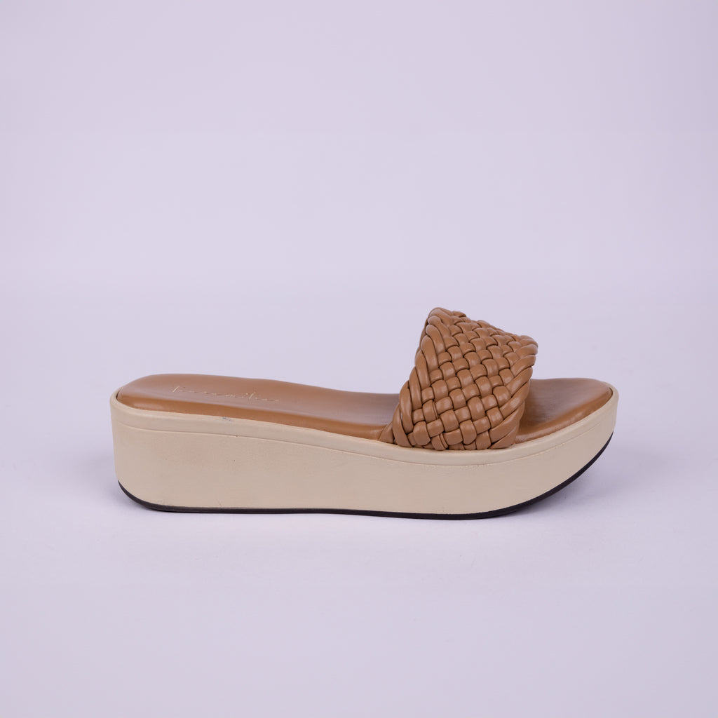 Rachel braided wedges in Beige