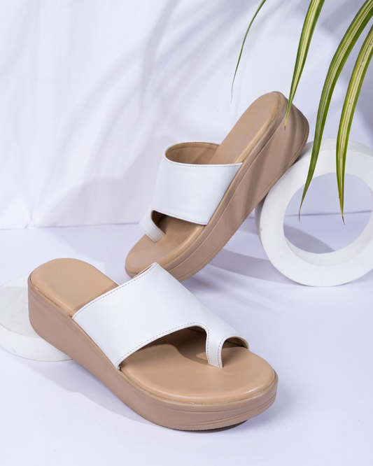 Dhrisya toe ring comfort wedges in white