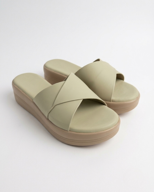 Shreya minimal wedges in pista green