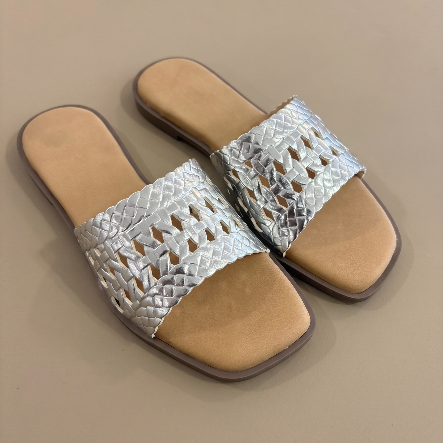 Zara woven sliders in silver